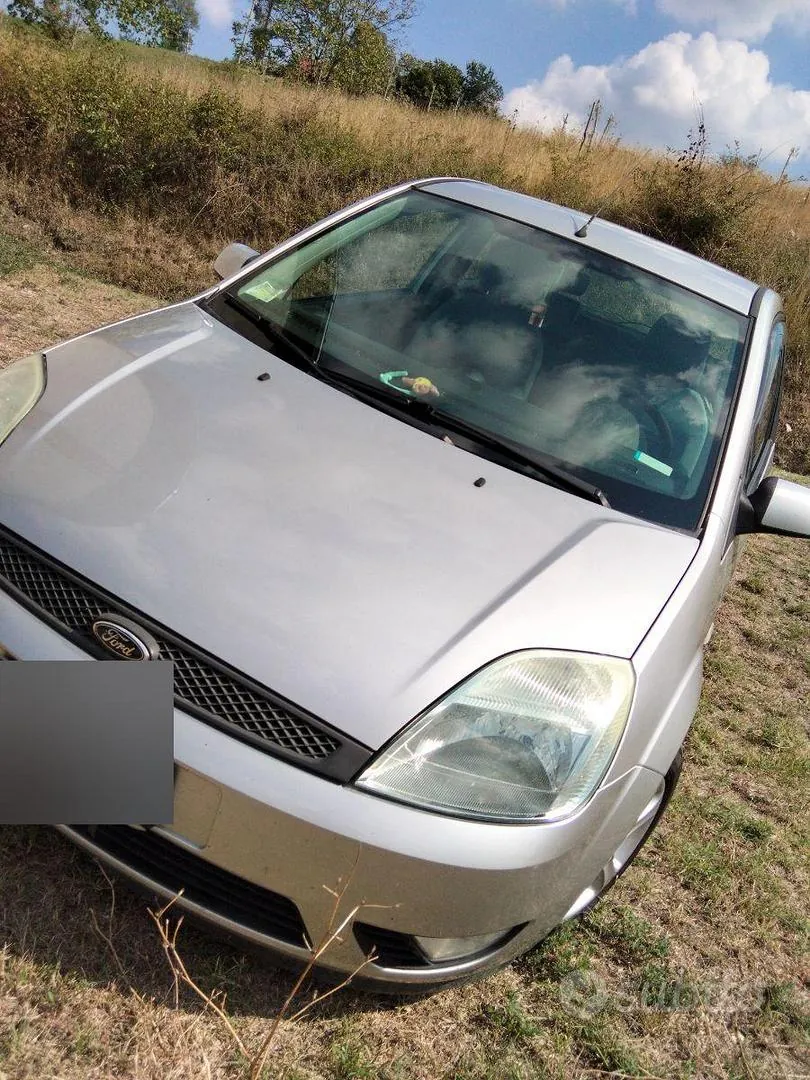 Ford Fiesta 2005 photo 2