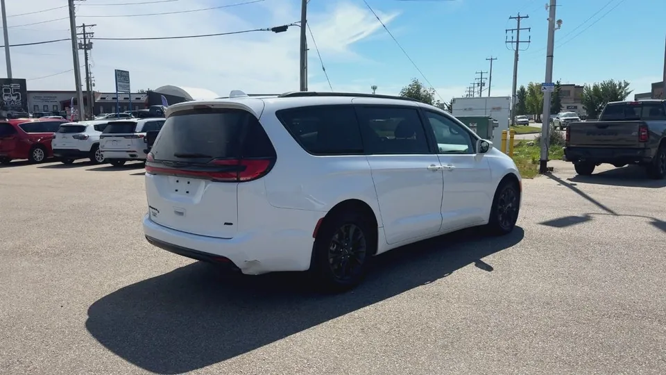 Chrysler Pacifica 2022 photo 5
