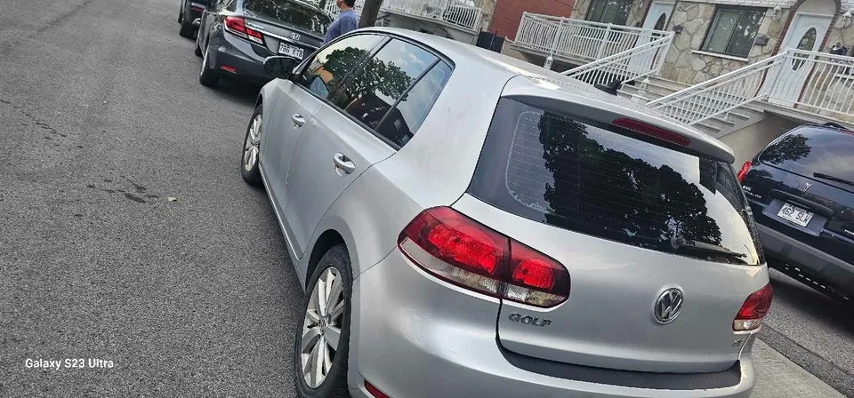 Volkswagen Golf 2012 photo 4