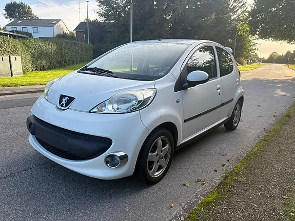 Peugeot 107 2008 photo 2