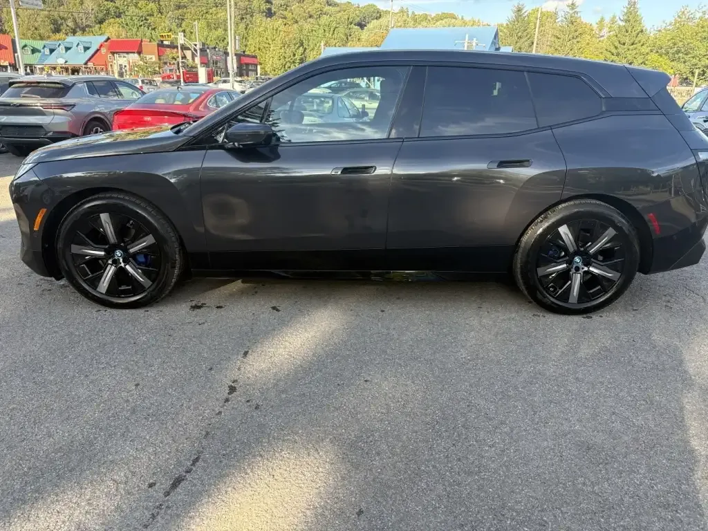 BMW Ix 2025 photo 3