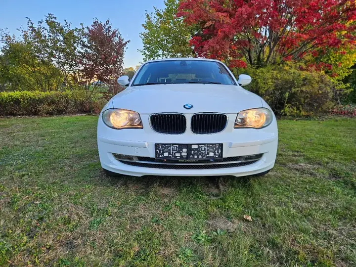 BMW 1 Series 2009 photo 3