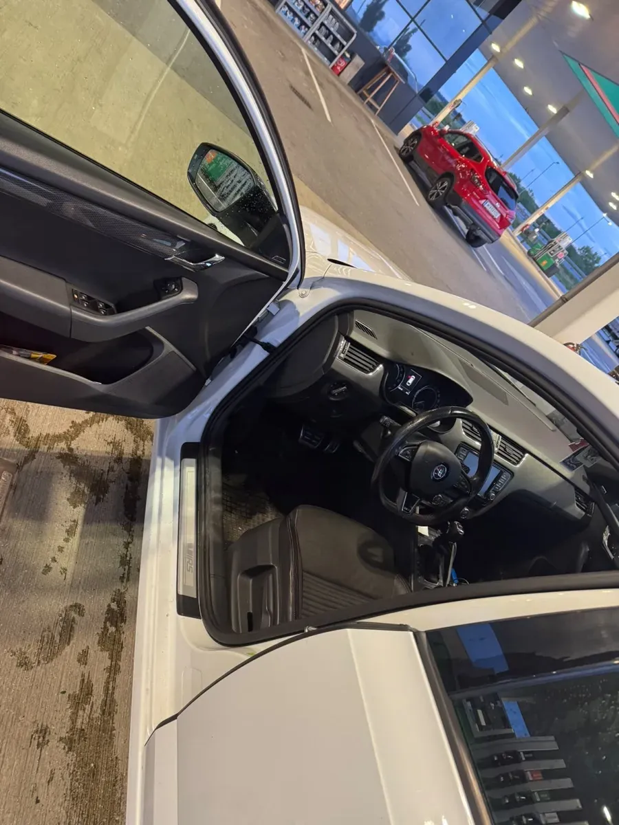 Skoda Octavia 2015 photo 2