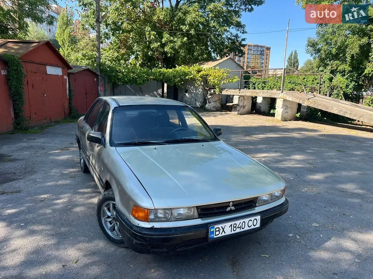 Mitsubishi Galant 1989 photo 2