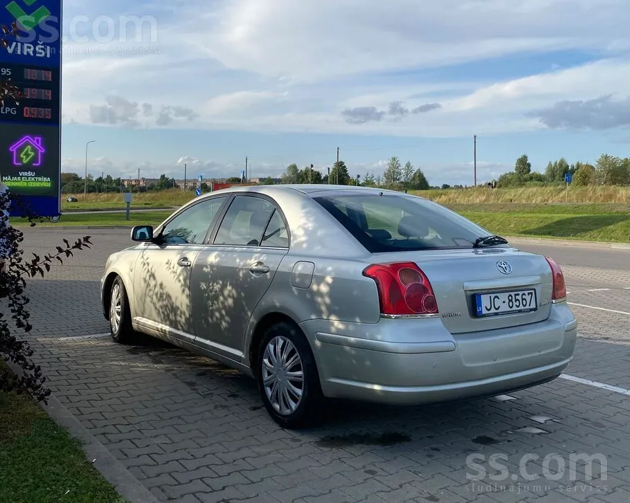 Toyota Avensis 2005 photo 3
