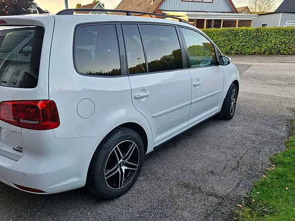 Volkswagen Touran 2014 photo 3