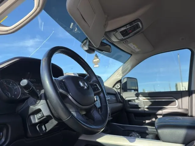 Ram 3500 Laramie 2023 photo 4