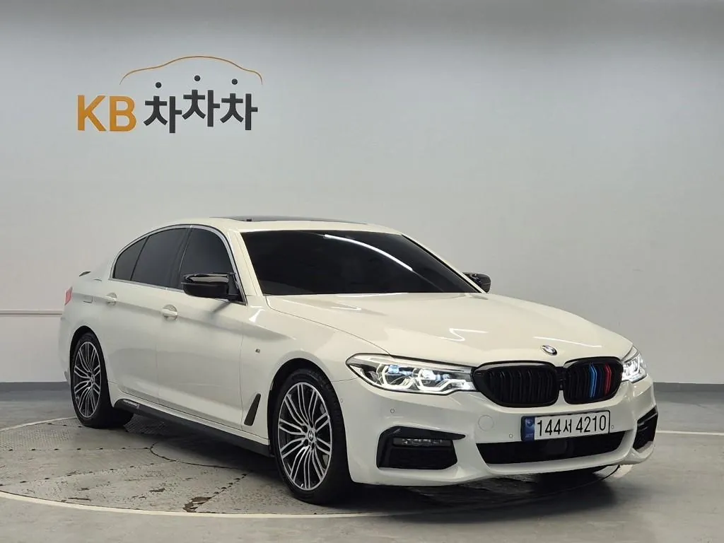 BMW 5 Series 2019 photo 4