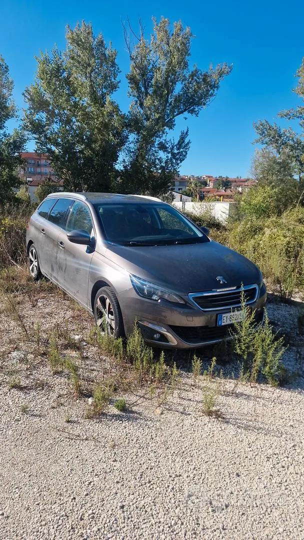 Peugeot 308 2015 photo 3