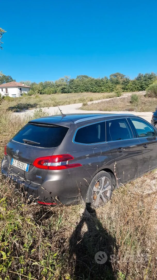 Peugeot 308 2015 photo 2