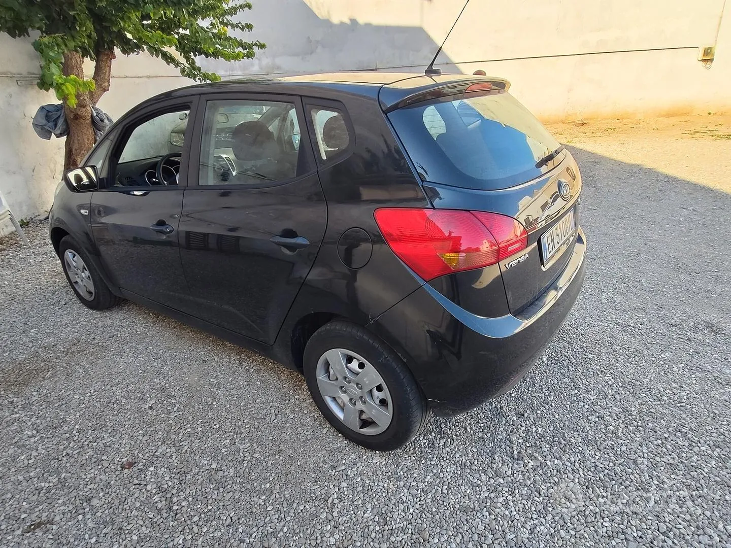 Kia Venga 2014 photo 3