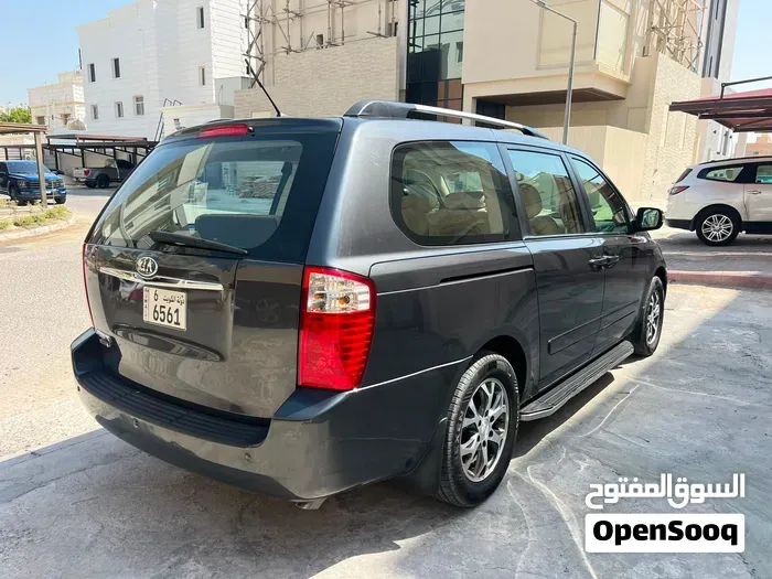 Kia Carnival 2014 photo 4