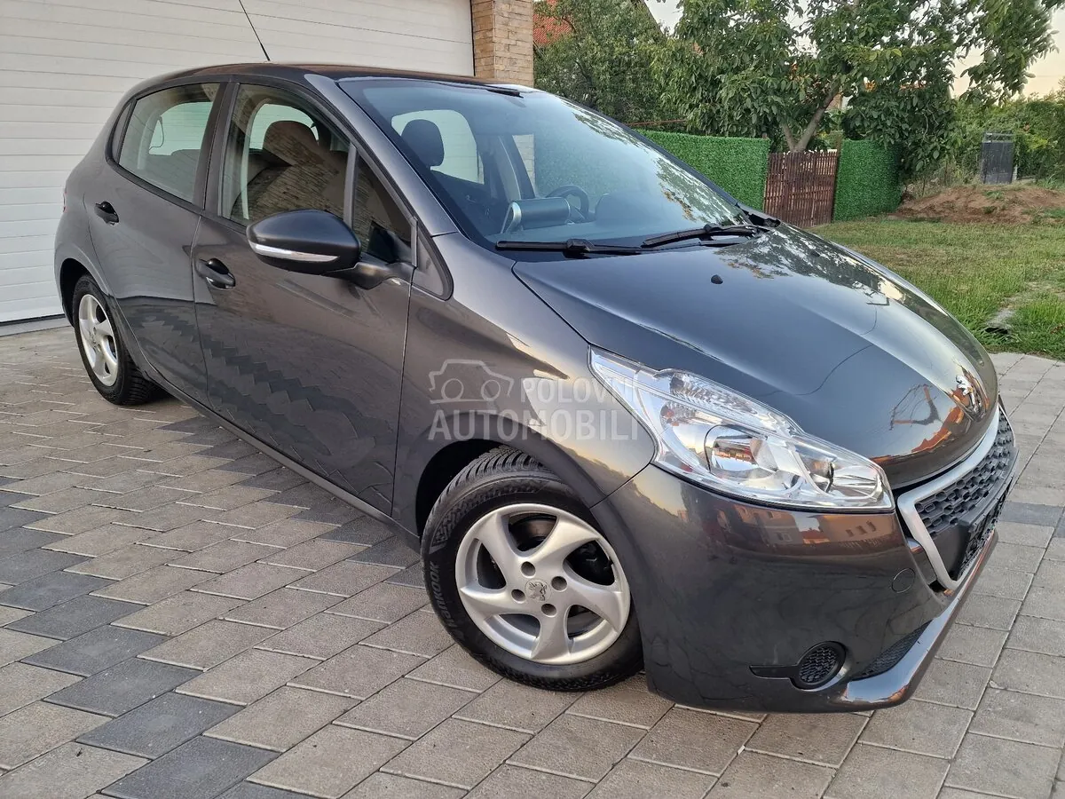 Peugeot 208 2014 photo 2