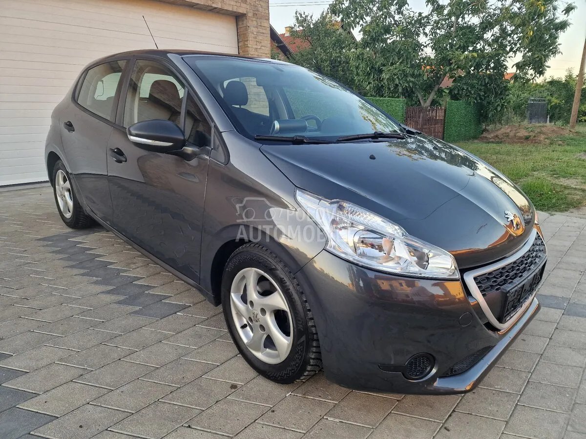 Peugeot 208 2014 photo 3