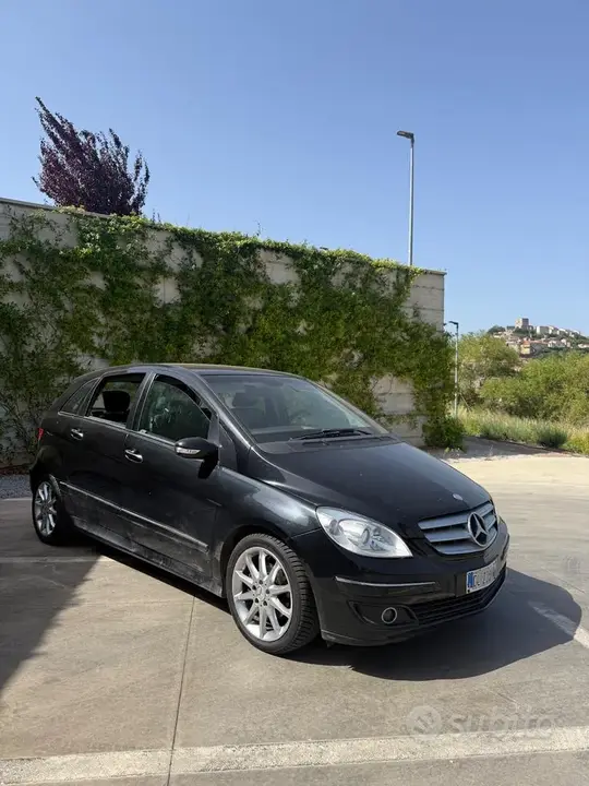 Mercedes-Benz B