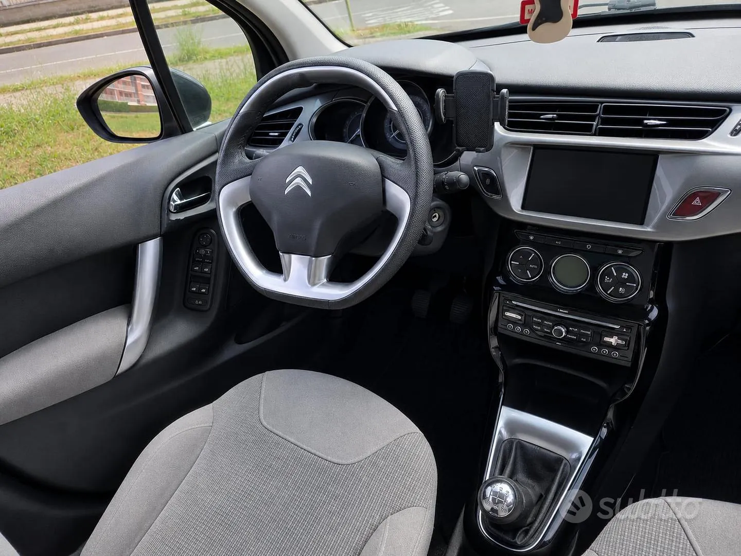 Citroen C3 2010 photo 5