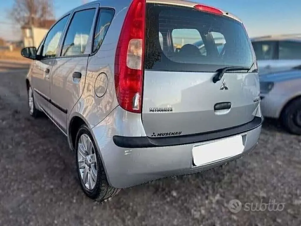 Mitsubishi Colt 2009 photo 5