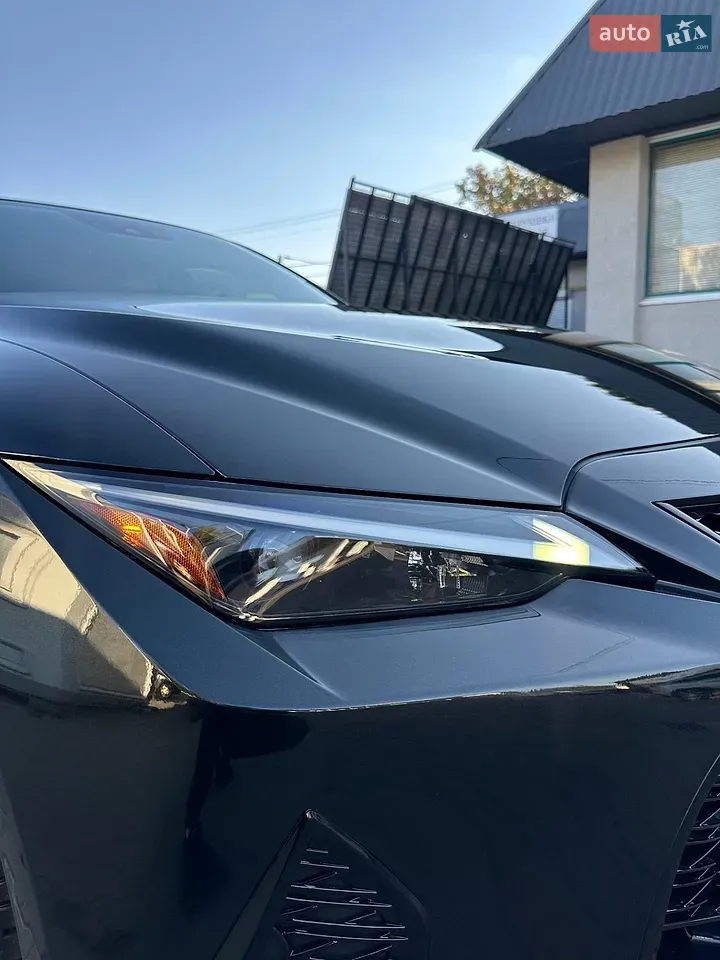 Lexus Is 2021 photo 3