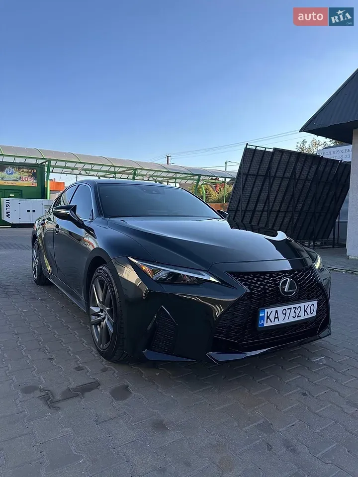 Lexus Is 2021 photo 2