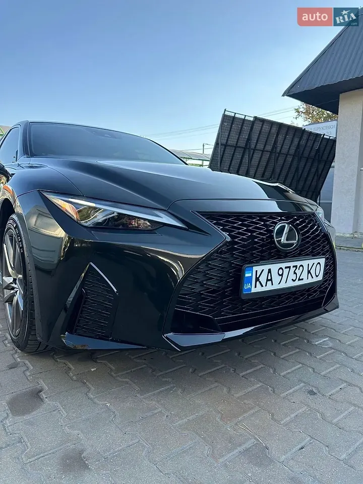 Lexus Is 2021 photo 4