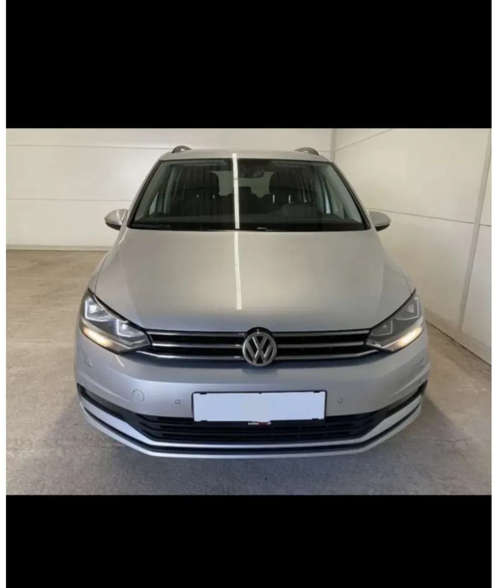 Volkswagen Touran 2017 photo 2