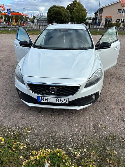 Volvo V40 Cross Country 2014 photo 2
