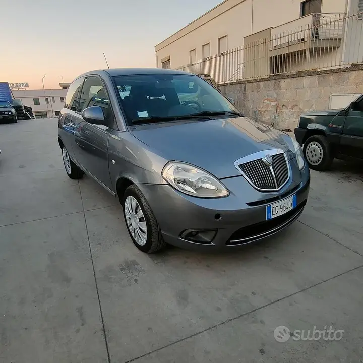 Lancia Ypsilon
