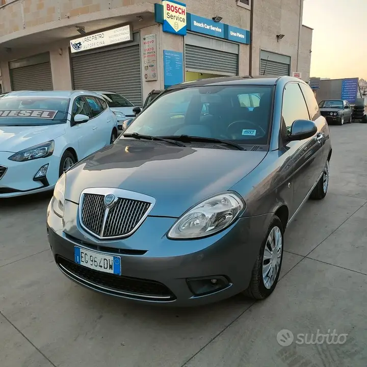 Lancia Ypsilon 2011 photo 2