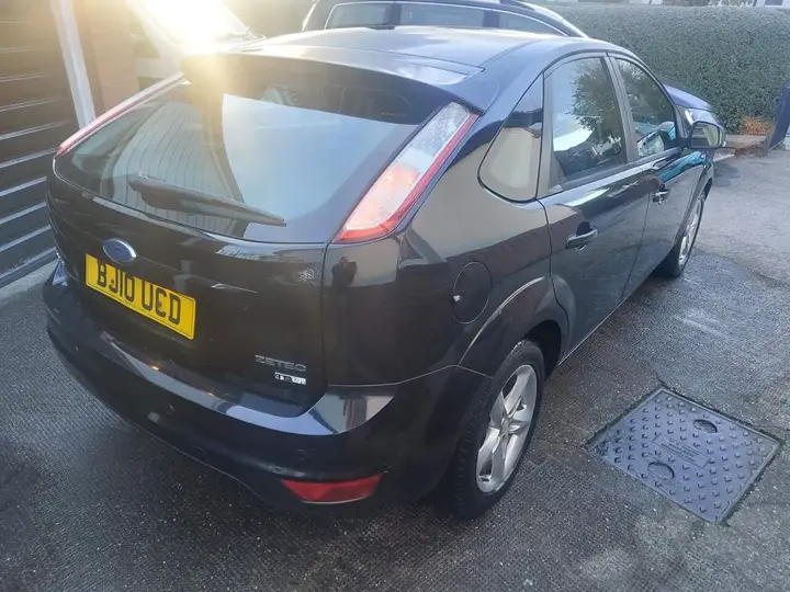 Ford Focus 2010 photo 5