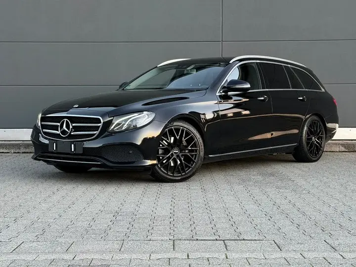 Mercedes-Benz E 220 D