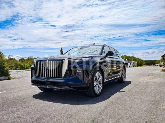 Cadillac Hongqi R Royce E Hs9
