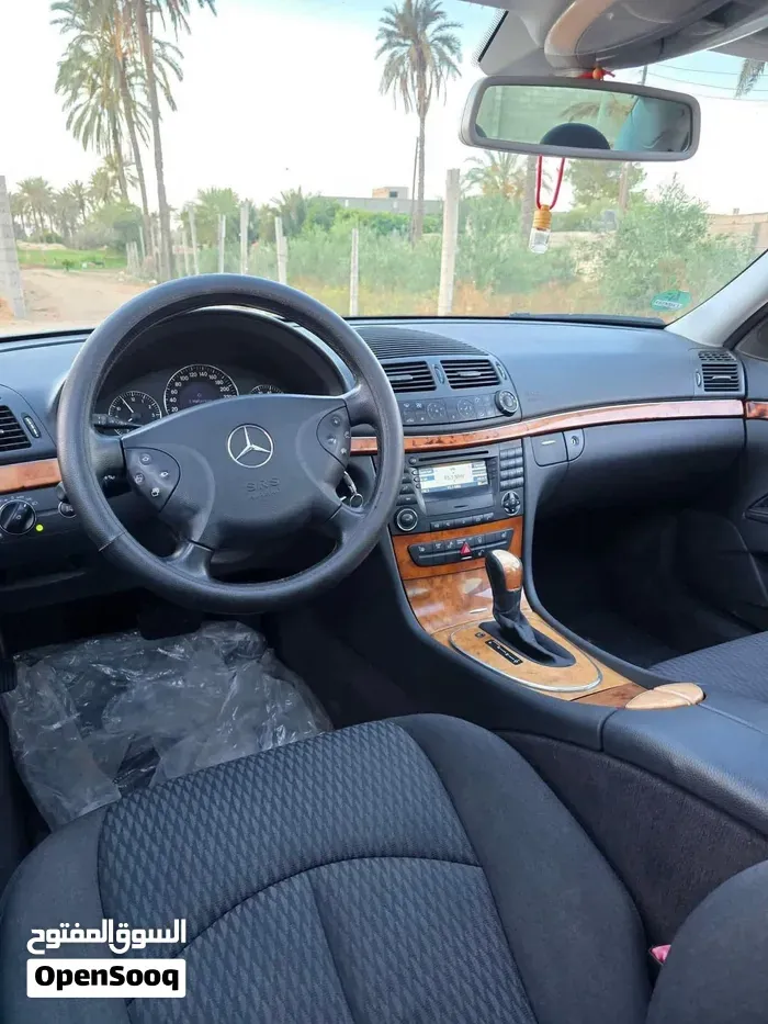 Mercedes-Benz E-Class 2005 photo 4