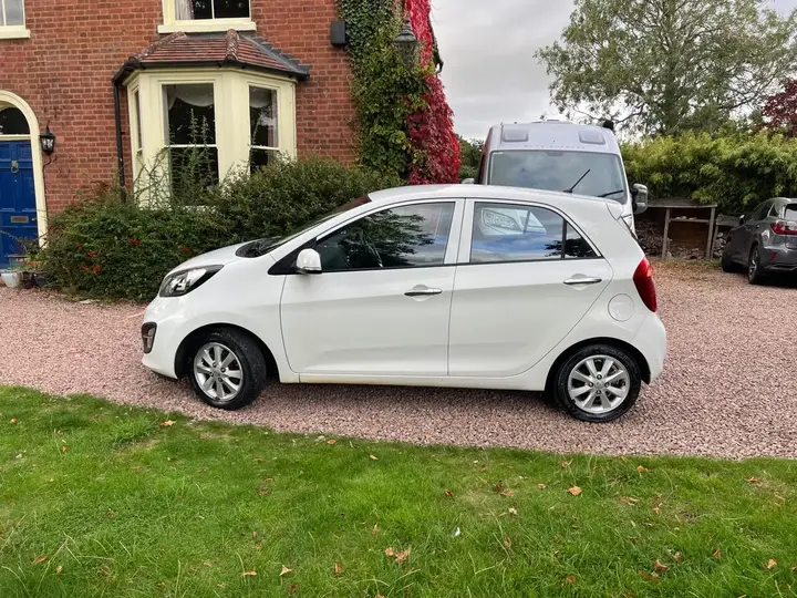 Kia Picanto 2015 photo 5