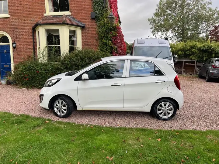 Kia Picanto 2015 photo 4