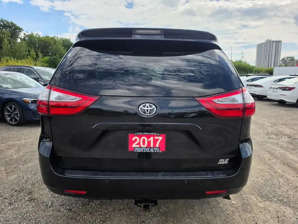 Toyota Sienna 2017 photo 5