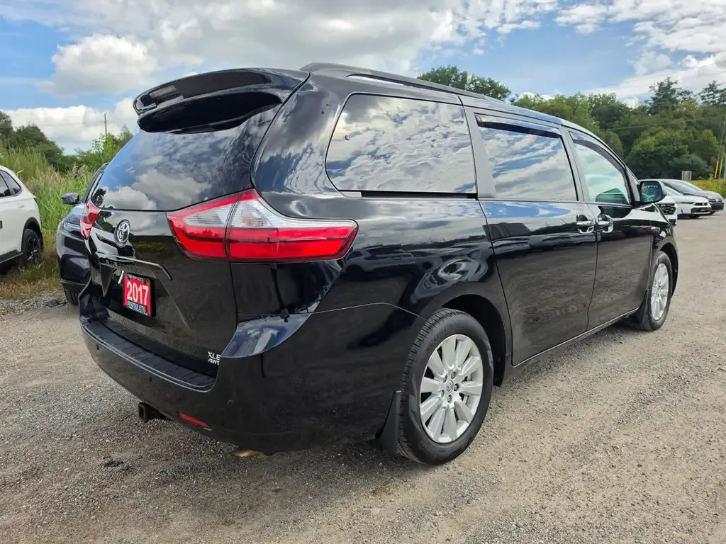 Toyota Sienna 2017 photo 4