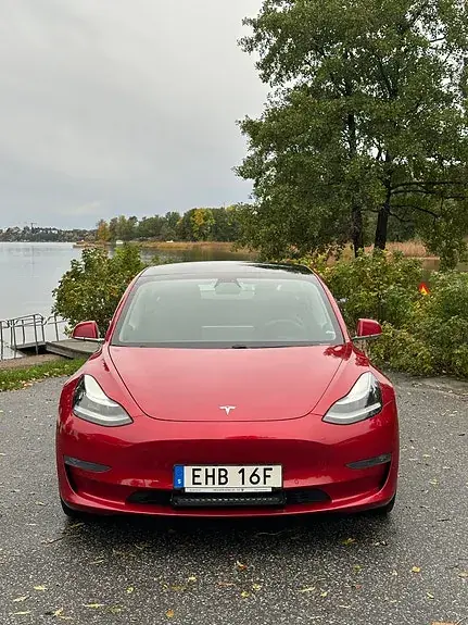 Tesla Model 3 2020 photo 3