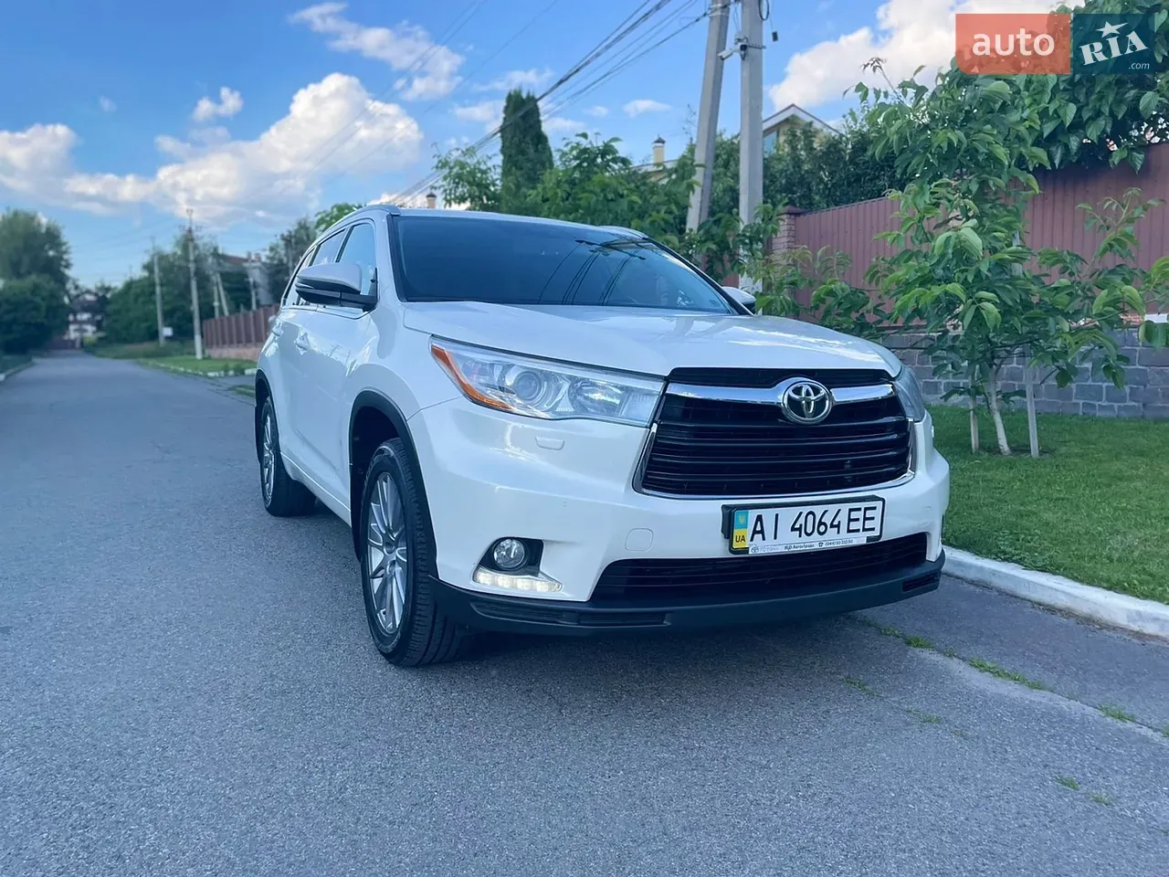 Toyota Highlander 2014 photo 2