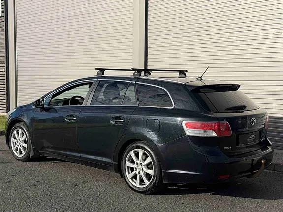 Toyota Avensis 2010 photo 3