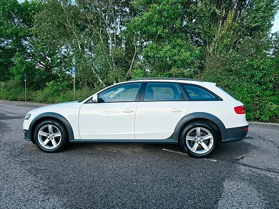 Audi A4 Allroad 2012 photo 4