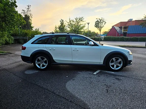 Audi A4 Allroad 2012 photo 3