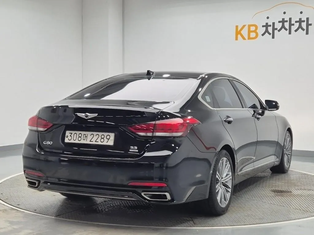 Genesis G80 2017 photo 3
