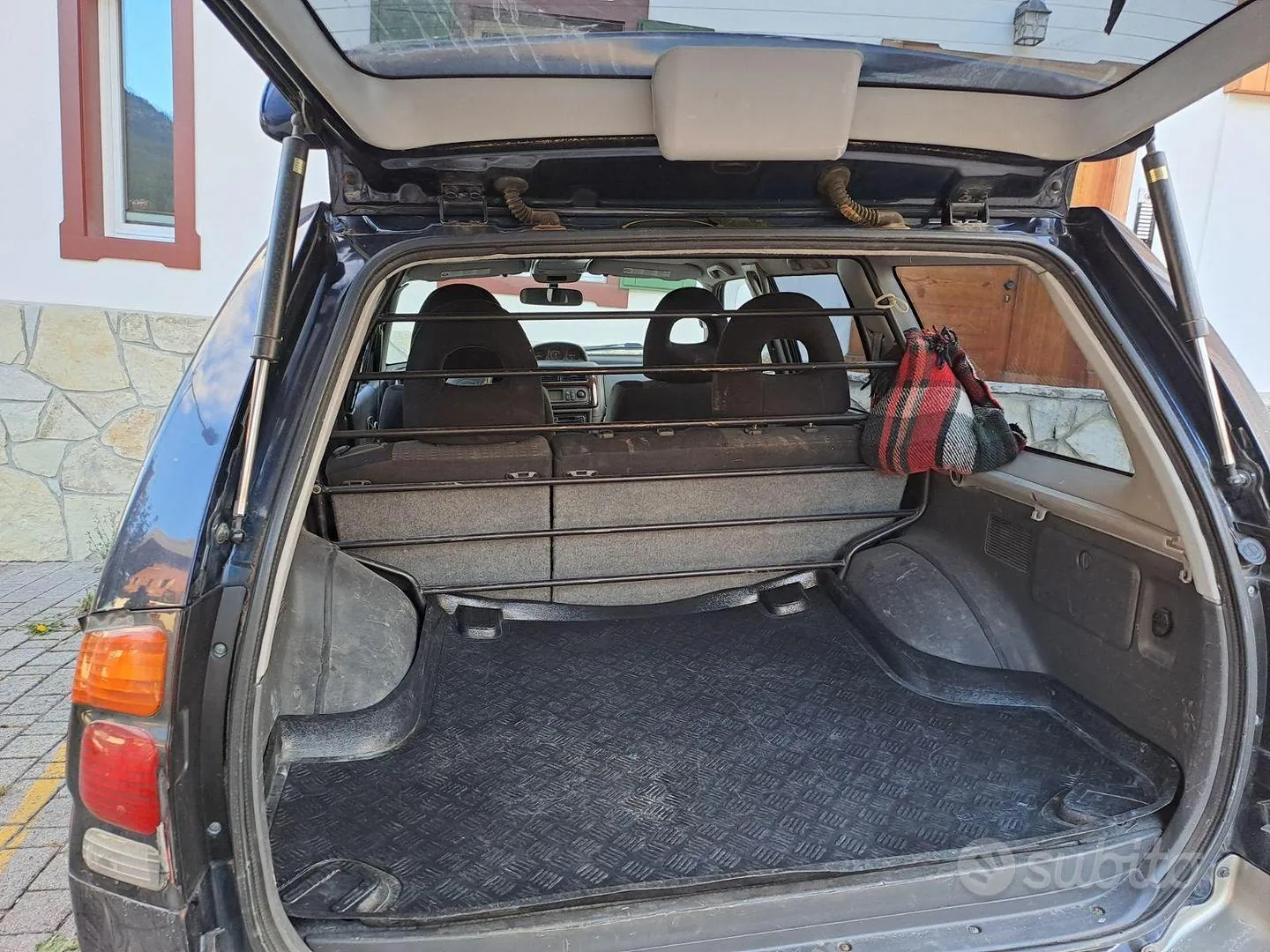 Mitsubishi Pajero Sport 2004 photo 4