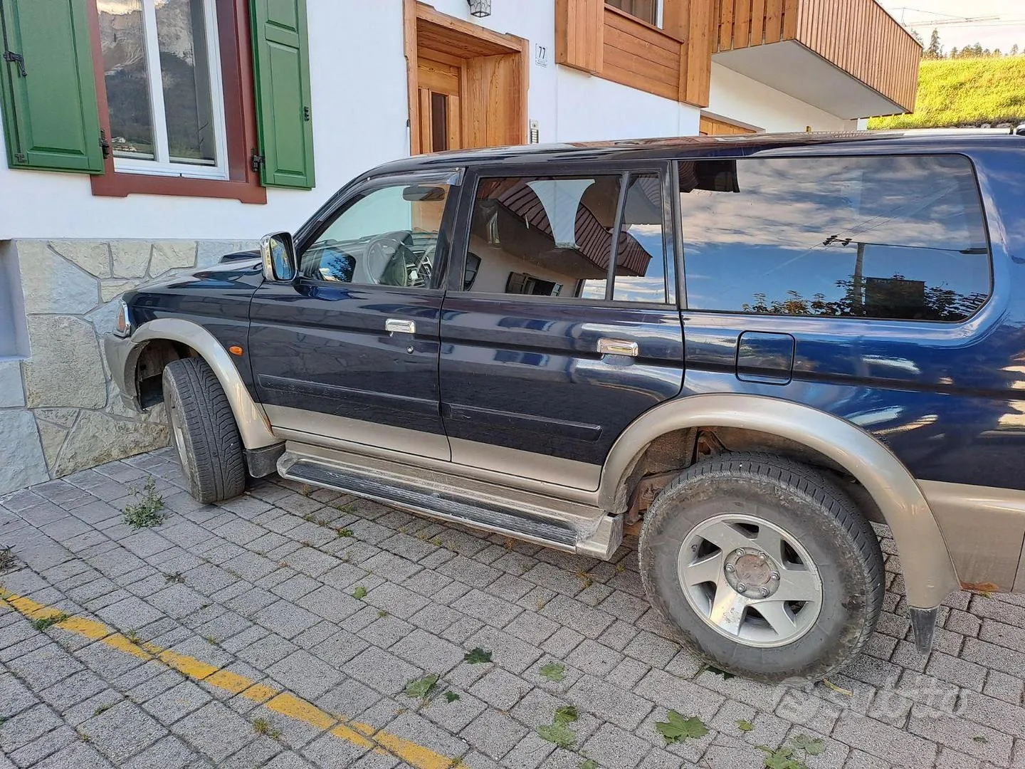 Mitsubishi Pajero Sport 2004 photo 3