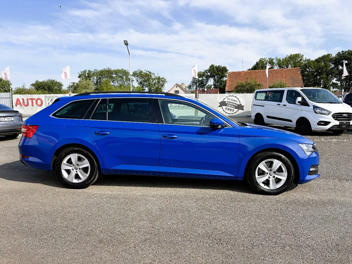 Skoda Superb 2022 photo 2