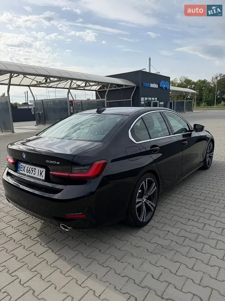 BMW 3 Series 2021 photo 4
