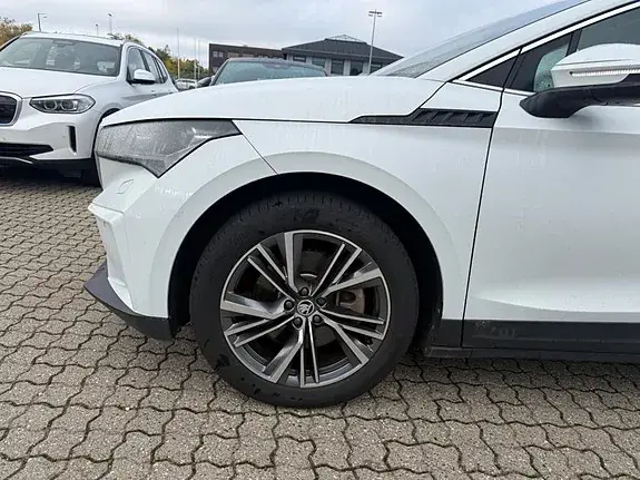 Skoda Enyaq 2023 photo 4
