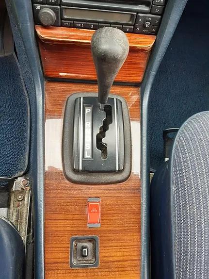Mercedes-Benz 300 D 1983 photo 4