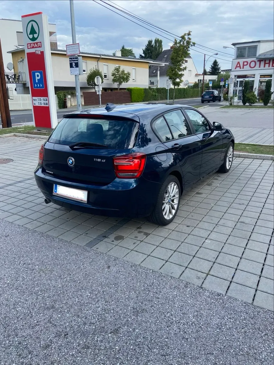 BMW 1 Series 2015 photo 2