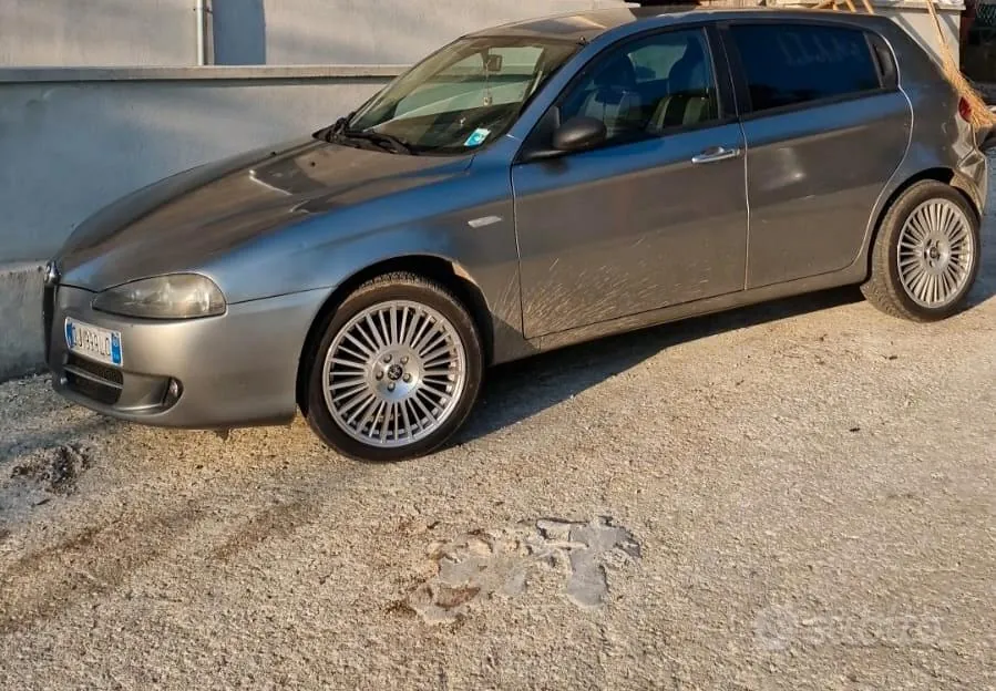 Alfa Romeo 147 2007 photo 2